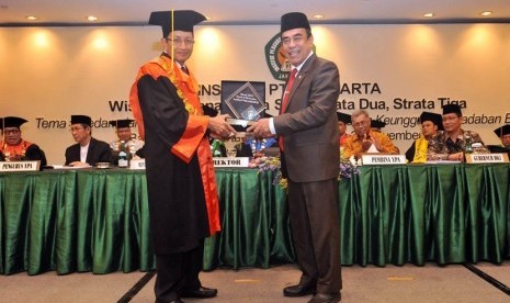 Menteri Agama Fachrul Razi mendorong lulusan Institut Perguruan Tinggi Ilmu Al-Quran (PTIQ) untuk menghidupkan Alquran  dalam Kehidupan masyarakat muslim Indonesia. Hal ini disampaikan Menag dalam orasi ilmiahnya pada Wisuda Institut PTIQ Tahun 2019, di Jakarta Convention Center, Jakarta. 