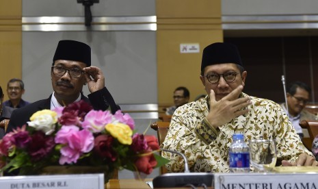   Menteri Agama Lukman Hakim Saifuddin (kanan) 