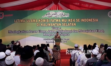 Menteri Agama Lukman Hakim Saifuddin Membuka Ijtima' Ulama Komisi Fatwa MUI ke-6 di Pondok Pesantren Al Falah, Banjarbaru, Kalimantan Selatan, Senin (7/5).