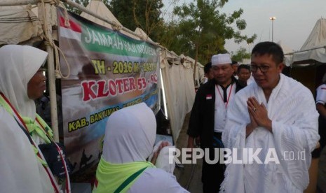 Menteri Agama Lukman Hakim Saifuddin saat menemui sejumlah jamaah haji di Arafah 