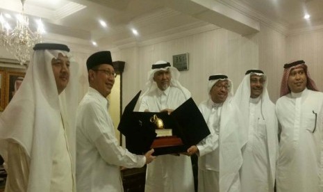 Menteri Agama, Lukman Hakim Saifuddin, menggelar pertemuan dengan Muassasah Asia Tenggara di Makkah, Arab Saudi, Senin (13/7).