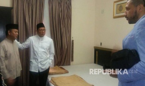 Menteri Agama Lukman Hakim Saifuddin meninjau kesiapan pemondokan jamaah haji di Madinah, Ahad (18/6). 