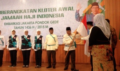 Menteri Agama, Lukman Hakim Saifuddin saat melepas petugas haji di asrama haji Pondok Gede, Jakarta Timur