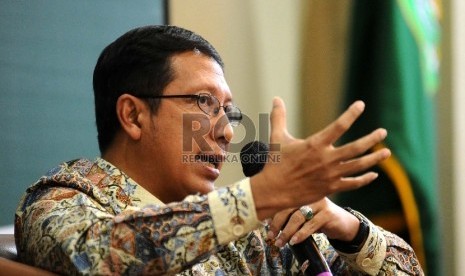 Menteri Agama Lukman Hakin Saifuddin berbicara saat konferensi pers di kantor Kemenag, Jakarta, Senin (9/3). 