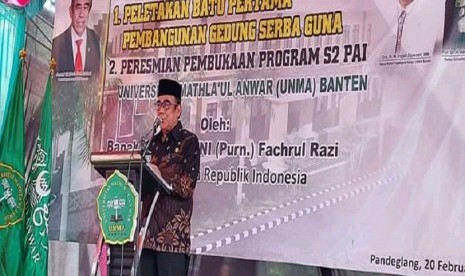 Menteri Agama (Menag) Fachrul Razi memberi sambutan dimulainya pembangunan Gedung Serba Guna (Auditorium) Universitas Mathla’ul Anwar (UNMA) di Menes, Pandeglang, Banten,