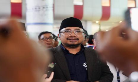 Menteri Agama (Menag) Yaqut Cholil Qoumas memberikan pesan khusus kepada petugas dan jamaah saat tiba di Jeddah, Senin (4/7/2022).