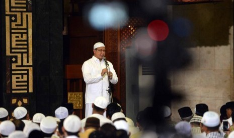 Menteri Agama. Menteri Agama Lukman Hakim Saifuddin memberikan sambutan saat Dzikir Nasional 2015 di Masjid At-Tin, Jakarta, Kamis (31/1). 