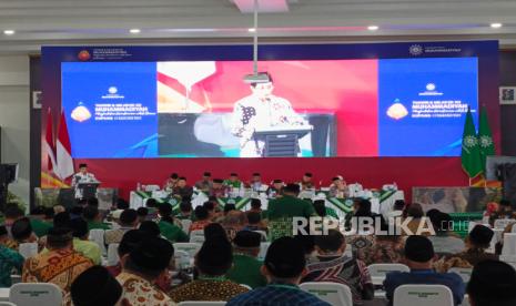 Menteri Agama RI Nasaruddin Umar menyampaikan pemaparan tentang potret Kementerian Agama RI lima tahun ke depan di ajang Sidang Tanwir Muhammadiyah di aula kampus Universitas Muhammadiyah Kupang, Kupang, Nusa Tenggara Timur, Kamis (5/12/2024).