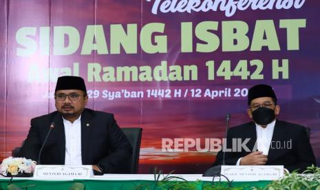 Sidang Isbat Awal Syawal 1442 H Digelar 11 Mei 2021. Foto: Menteri Agama Yaqut Cholil Qoumas (kiri) didampingi Wakil Menteri Agama Zainut Tauhid.