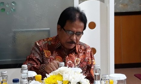 Menteri Agraria dan Tata Ruang/Badan Pertanahan Nasional (BPN) Sofyan Djalil saat menghadiri Penyerahan Sertifikat Tanah Gratis di Takalar, Makassar, Sulawesi Selatan, Kamis (15/2). 