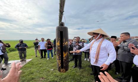  Menteri ATR/BPN Hadi Tjahjanto hadir di Cilacap sebagai tanda dimulainya pemasangan serentak 1 juta patak batas tanah untuk Indonesia. 