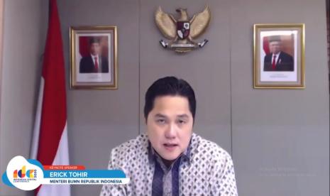 Menteri Badan Usaha Milik Negara (BUMN) Erick Thohir saat menghadiri Indonesia Digital Conference bertajuk Digitalisasi BUMN yang diselenggarakan Asosiasi Media Siber Indonesia (AMSI) pada Rabu (16/12).