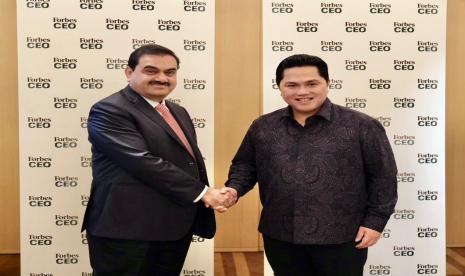 Menteri BUMN Erick Thohir bertemu dengan Gautam Adani, Chairman dari Adani Group yang merupakan perusahaan multinasional dari India.Menteri Badan Usaha Milik Negara (BUMN) Erick Thohir terus memperkuat hubungan kerja sama Selatan-Selatan untuk menangkal ancaman resesi yang bakal menghantam dunia tahun depan. Kerja sama ini diyakini akan menjaga dan meningkatkan pertumbuhan ekonomi Indonesia.