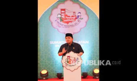 Menteri BUMN Erick Thohir Festival Anak Soleh Indonesia (FASI) XI  di Jakabaring Palembang. Survei terbaru Indonesia Political Opinion (IPO) menempatkan Menteri Badan Usaha Milik Negara (BUMN), Erick Thohir, sebagai menteri berkinerja paling baik. Erick berada di posisi dua sebagai menteri berkinerja baik di bawah Menteri Pertahanan (Menhan), Prabowo Subianto yang memperoleh angka 81,3 persen.