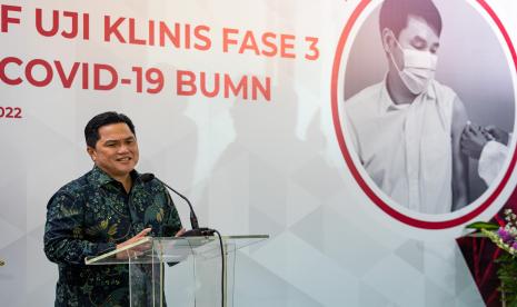 Erick Thohir Dinilai Bisa Jadi  Tokoh Penentu Kemenangan di Pilpres. Foto:   Menteri BUMN Erick Thohir memberikan sambutan di sela-sela peninjauan Uji Klinis Fase 3 Vaksin COVID-19 BUMN di Semarang, Jawa Tengah, Kamis (9/6/2022). 