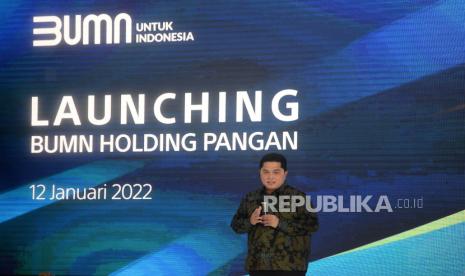 Menteri BUMN Erick Thohir memberikan sambutan saat Grand Launching Holding BUMN Pangan ID FOOD di Museum Fatahilah, Jakarta, Rabu (12/1). Holding BUMN pangan ini diharapkan mampu menciptakan transformasi ekosistem pangan yang terintegrasi dari hulu hingga hilir guna meningkatkan inklusivitas dan kesejahteraan petani , peternak dan nelayan.Prayogi/Republika