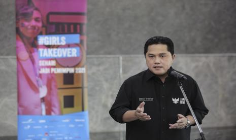 Menteri BUMN Erick Thohir menyampaikan keterangan pers terkait program Girls Take Over di Kementerian BUMN, Jakarta, (ilustrasi).