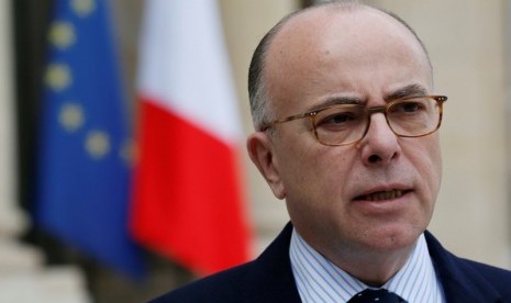 Menteri Dalam Negeri Prancis  Bernard Cazeneuve