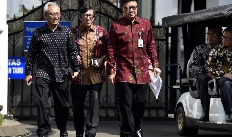 anggota Komisi II DPR Fraksi PDI Perjuangan Arif Wibowo (kiri) 