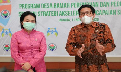 Menteri Desa Abdul Halim Iskandar atau Gus Menteri dan Menteri PPPA I Gusti Ayu Bintang Puspayoga mendeklarasikan desa ramah perempuan dan peduli anak.