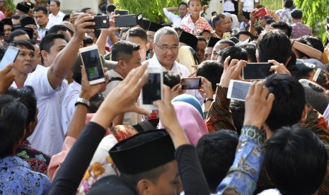 Menteri Desa, PDT, dan Transmigrasi Eko Putro Sandjojo memberikan arahan kepada para kades, anggota BPD, pendamping desa, pengurus BUMDes, penggiat Posyandu dan PAUD desa dalam acara Evaluasi Kebijakan Pembangunan dan Pemberdayaan Masyarakat Desa, Sosialisasi Prioritas Pembangunan Desa Tahun 2019 di Islamic Center, Lampung Timur, Jumat (23/11).