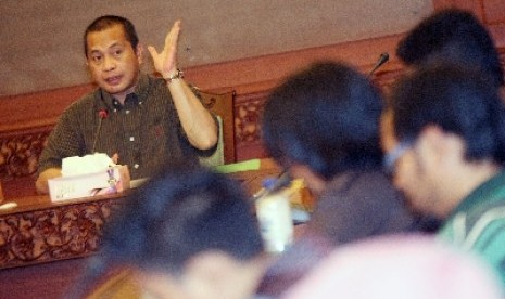 Menteri Desa PDTT Marwan Jafar memberikan keterangan tentang mekanisme pencairan dana desan di Jakarta, Ahad (1/2).