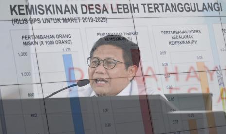 Menteri Desa, Pembangunan Daerah Tertinggal dan Transmigrasi (Mendes PDTT) Abdul Halim Iskandar dalam konferensi pers melalui zoom dari Kantor Kemendes PDTT Jakarta, Selasa (4/8).