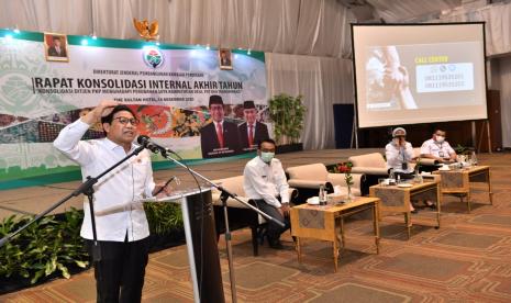 Menteri Desa, Pembangunan Daerah Tertinggal dan Transmigrasi Abdul Halim Iskandar optimis pembangunan desa dapat terwujud dengan keberadaaan SDGs Desa yang menjadi sebuah konsep dalam tujuan pembangunan berkelanjutan di tingkat desa.  Hal itu disampaikan Abdul Halim Iskandar yang akrab disapa Gus Menteri saat memberikan arahan dan membuka acara Rapat Konsolidasi Akhir Tahun Ditjen PKP Tahun 2020 dengan topik SDGs Desa Arahan Kebijakan Pembangunan Desa Tahun 2020-2024 di Jakarta pada Senin (14/12).