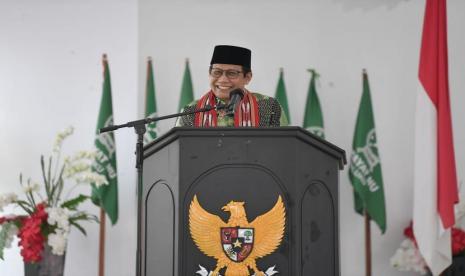 Menteri Desa, Pembangunan Daerah Tertinggal, dan Transmigrasi, Abdul Halim Iskandar menjadi pembicara kunci pada Rapat Kerja Pengurus Wilayah Fatayat NU Provinsi Maluku di Seram Bagian Barat, Sabtu (30/1). Ia meminta Fatayat NU untuk turut ambil bagian dalam membantu proses pembangunan desa, khususnya di Provinsi Maluku.