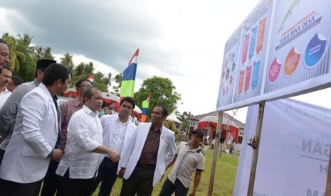 Menteri Desa, Pembangunan Daerah Tertinggal dan Transmigrasi Marwan Jafar meresmikan Desa Binaan Ikatan Alumni Kedokteran Unsyiah di Desa Blangtingkum, Kemukiman Leumbata, Kabupaten Aceh Besar.