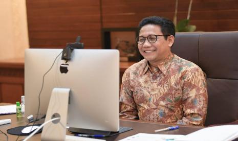 Menteri Desa, Pembangunan Daerah Tertinggal dan Transmigrasi (Mendes PDTT), Abdul Halim Iskandar, meminta agar relawan desa lawan Covid-19 berkolaborasi dengan satgas di masing-masing daerah.