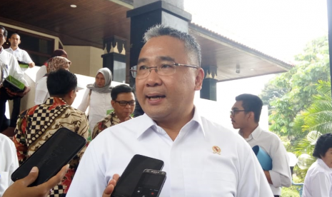 Menteri Desa, Pembangunan Daerah Tertinggal dan Transmigrasi (MendesPDTT) Eko Putro Sandjojo saat diwawancarai usai acara Workshop Pengawasan di Balai Makarti KemendesPDTT, Kalibata Jakarta, Selasa (14/8). 