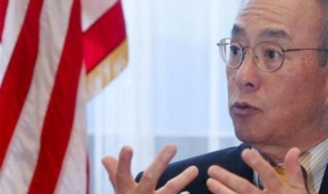 Menteri Energi Amerika Serikat, Steven Chu, mengundurkan diri.