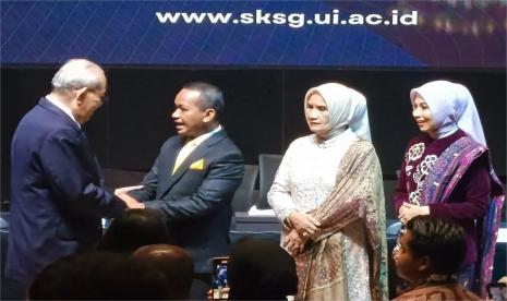 Menteri Energi dan Sumber Daya Mineral (ESDM) Republik Indonesia Bahlil Lahadalia meraih gelar doktor dari Sekolah Kajian Stratejik dan Global (SKSG) Universitas Indonesia (UI).