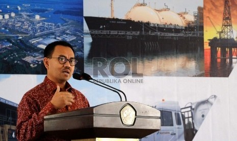   Menteri ESDM Sudirman Said berikan sambutan saat penandatanganan kerjasama Tiga Kontrak Penjualan dan Pembelian Gas/LNG di kantor ESDM, Jakarta, Selasa (30/6).