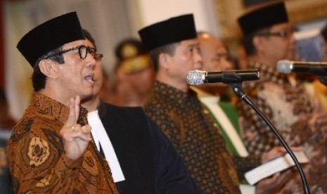 Menteri Hukum dan HAM.