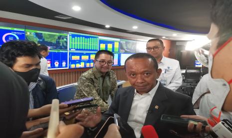 Menteri Investasi, Bahlil Lahadalia, usai konferensi pers realisasi investasi 2022 di Jakarta, Selasa (24/1/2023). 