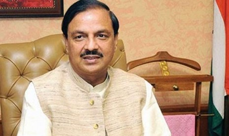 Menteri Kebudayaan India Mahesh Sharma mengatakan pekan ini, turis asing perempuan di India seharusnya tidak mengenakan rok.