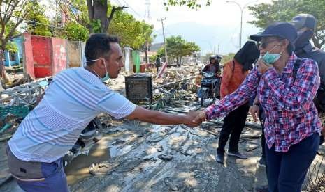 Menteri Kelautan dan Perikanan Susi Pudjiastuti, bersama pejabat eselon 1 mengunjungi beberapa lokasi yang terdampak bencana gempa bumi dan tsunami di Palu, Sigi dan Donggala, Sulawesi Tengah pada Ahad (30/9) lalu.