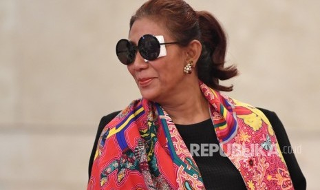 Menteri Kelautan dan Perikanan Susi Pudjiastuti mengikuti sidang kabinet paripurna di Istana Negara, Jakarta, Selasa (16/10/2018).