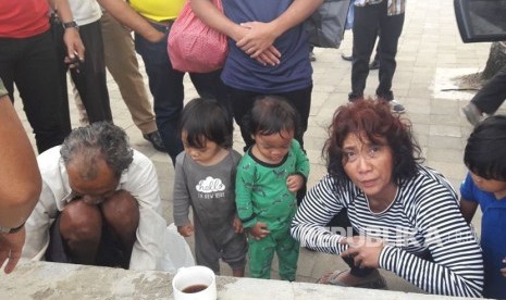 Menteri Kelautan dan Perikanan Susi Pudjiastuti temukan sarang tukik yang lokasinya persis di belakang hotel Pangeran Beach di Padang, Sumbar, Sabtu (10/2).