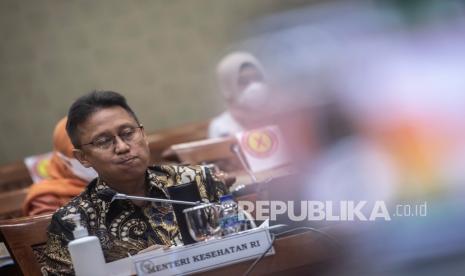 Menteri Kesehatan Budi Gunadi Sadikin mengumumkan temuan kasus pertama Covid-19 varian omicron di Indonesia pada Kamis (16/12).