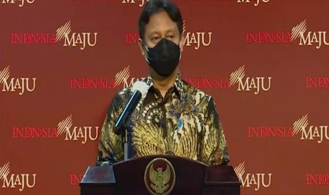 Menteri Kesehatan (Menkes), Budi Gunadi Sadikin.  Budi Gunadi Sadikin berupaya memangkas birokrasi dan bergerak cepat dalam penanganan pandemi COVID-19 termasuk membentuk tim peneliti genom virus SARS CoV 2 yang bekerja sama dengan Kementerian Riset dan Teknologi/Badan Riset Inovasi Nasional.