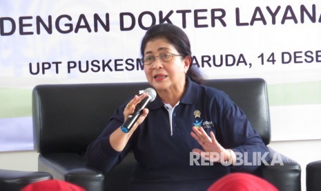 Menteri Kesehatan Nila F Moeloek 