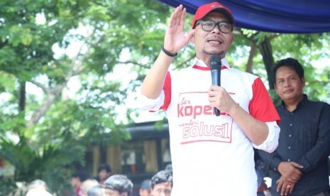 Menteri Ketenagakerjaan M Hanif Dhakiri memberikan sambutan dalam acara Tour Akbar Koperasi Karyawan (Kopkar) PT Muara Tunggal (kabupaten Sukabumi) di Jakarta Utara, Ahad (10/3).