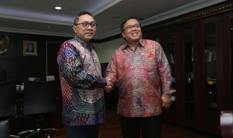 Menteri Keuangan Bambang Brodjonegoro bersilaturahim dengan Ketua MPR Zulkifli Hasan, Kamis (23/7).