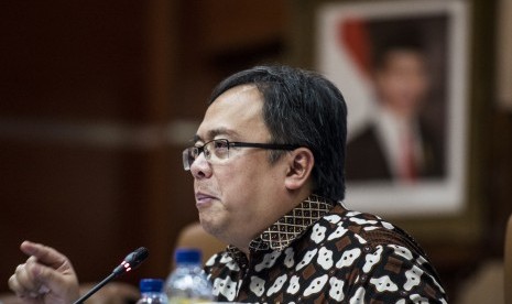 Menteri Keuangan Bambang Brodjonegoro memberikan keterangan kepada wartawan tentang realisasi sementara APBNP 2015, di Jakarta, Rabu (27/1).