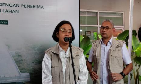 Menteri Keuangan (Menkeu) Sri Mulyani Indrawati saat memberikan keterangan di Karanganyar, Jawa Tengah.