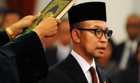 Menteri Keuangan Muhamad Chatib Basri mengucapkan sumpah jabatan saat dilantik oleh Presiden Susilo Bambang Yudhoyono di Istana Negara, Jakarta, Selasa (21/5).