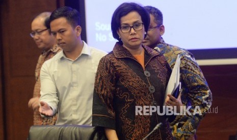 Menteri Keuangan Sri Mulyani bersama jajaran akan memberikan keterangan pers tentang APBN 2018 di Kantor Kemenkeu, Jakarta, Rabu (25/10)